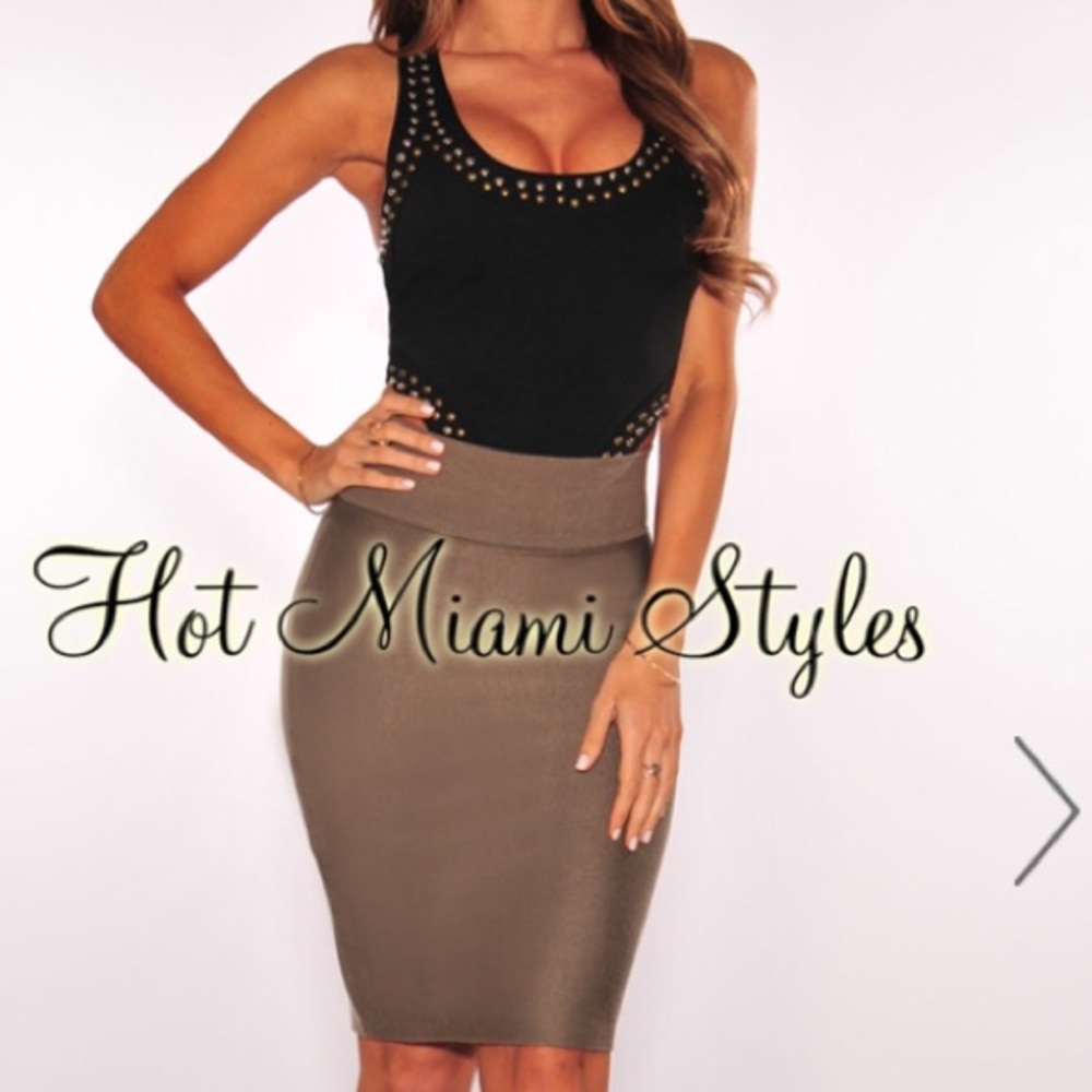Hot Miami Styles Taupe knee length skirt SZ M
